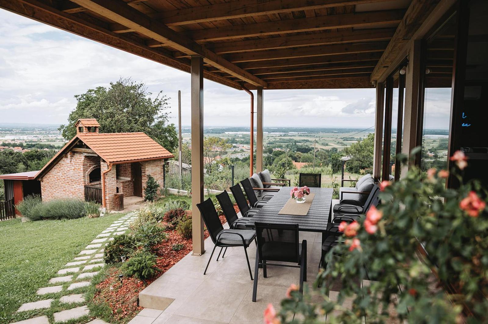 Uphill Paradise Holiday home